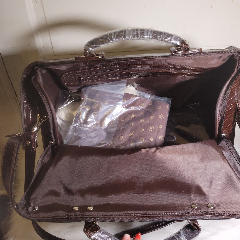 Vtg Brown Crocodile Embossed Bag/Weekender/Work NWTS - Picture 7 of 11